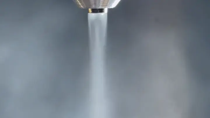 Focused Nozzle tip with the focusing attachment fitted, spraying a narrow stream